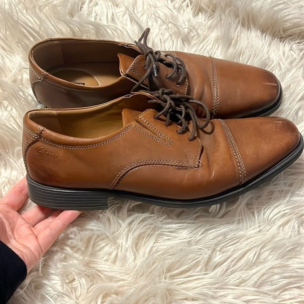 Clark's brown leather Whiddon cap-toe oxfords‎ size 9 mens